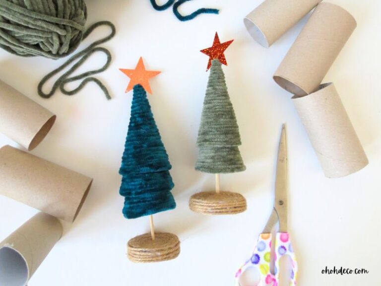 How To Make A Simple Christmas Tree With Your Own