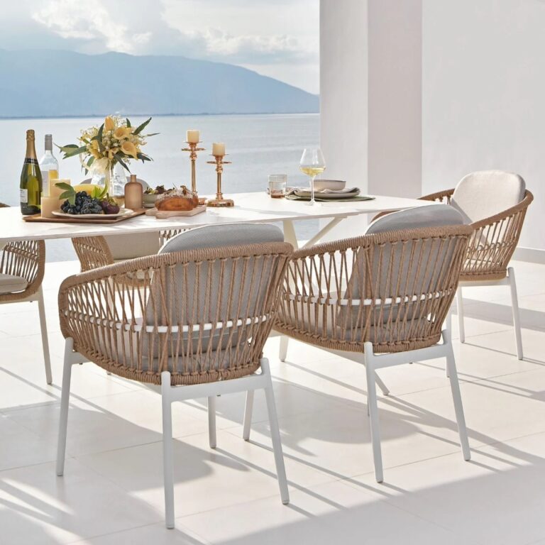 Create The Perfect Retreat: Trending Outdoor Dining Sets This Holiday